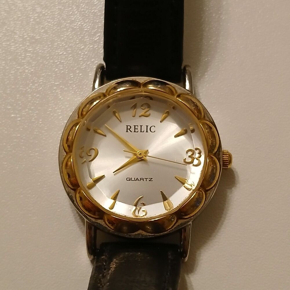 Vintage Relic Women Gold Tone Scalloped Case Japan Quartz Watch ZR-32301